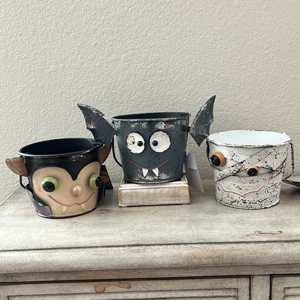 Vintage Inspired Halloween metal baskets/pails set/3